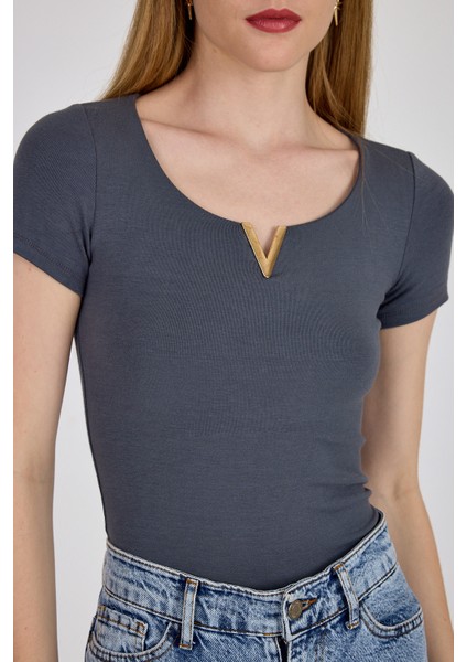 Antrasit Gold Aksesuar Detaylı Viskoz/yumuşak Kumaş Tişört 1460 fırsatları