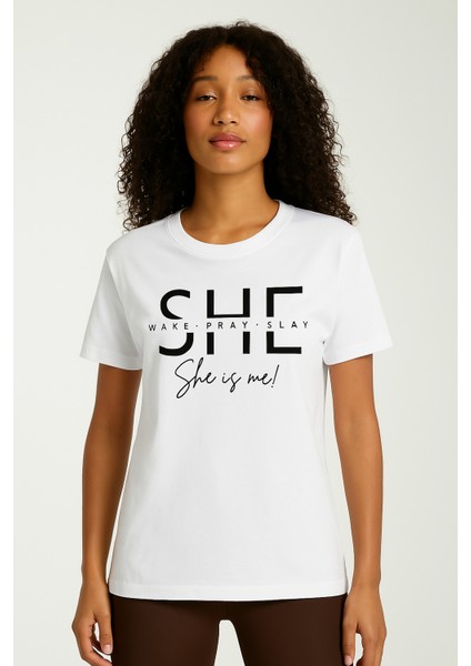 Beyaz She Yazılı T-Shirt