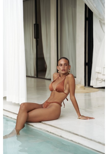 Dahlia Askısı Düğüm Detaylı Kiremit Bikini Üstü
