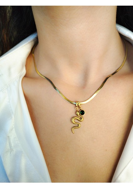 Gold Renkli Yılan Figürlü Yeşil Taş Uçlu Kadın Çelik Kolye – Modern ve Zarif Tasarım fiyatları
