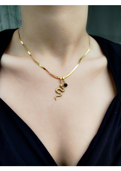 Gold Renkli Yılan Figürlü Yeşil Taş Uçlu Kadın Çelik Kolye – Modern ve Zarif Tasarım indirimleri