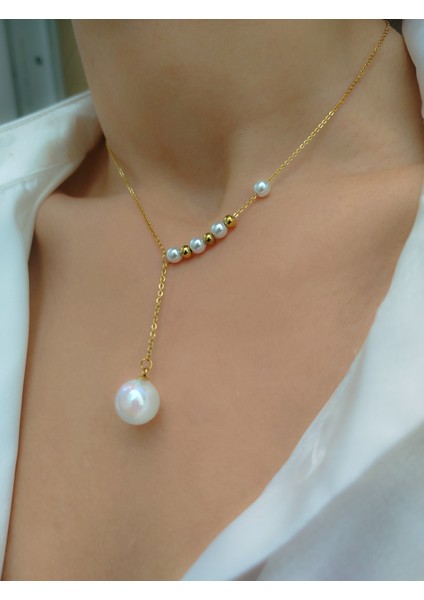 Gold Renkli Inci Detayları Olan Zarif Çelik Kadın Kolye