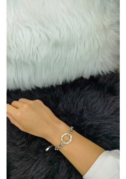 Gümüş Renkli Parlak Zirkon Taşlı Geometrik Halkalı Şık ve Zarif Çelik Kadın Bileklik modelleri