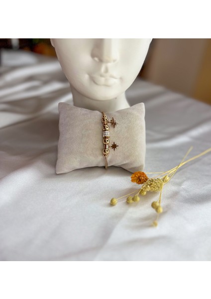 Rose Gold Renkli Yıldız Charm Detaylı Ortası Parlak Taşlı Şık Zarif Kadın Çelik Bileklik fırsatları