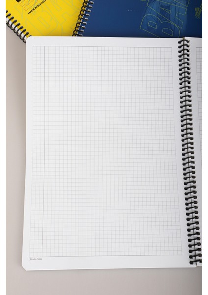 Dekomus Ile Lisanslı Batman A4 80 Yaprak 2 Adet Defter , 2 Adet Çıtçıt Dosya,resim Defteri ve Kalem Kutusu Kırtasiye Seti