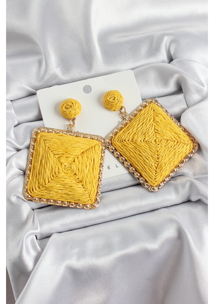 Sarı Kare Figürlü Hasır Örgü Model Gold Renk Kadın Küpe