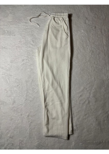 Baggy Beyaz Renk Ottoman Çizgi Detaylı Pantolon