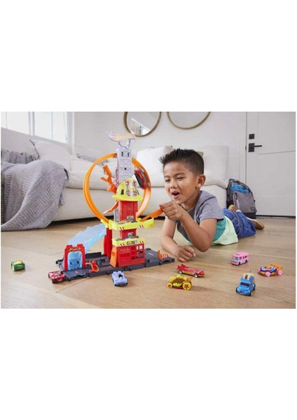HKX41 Hot Wheels Çember Pistli Iftaiye Istasyonu