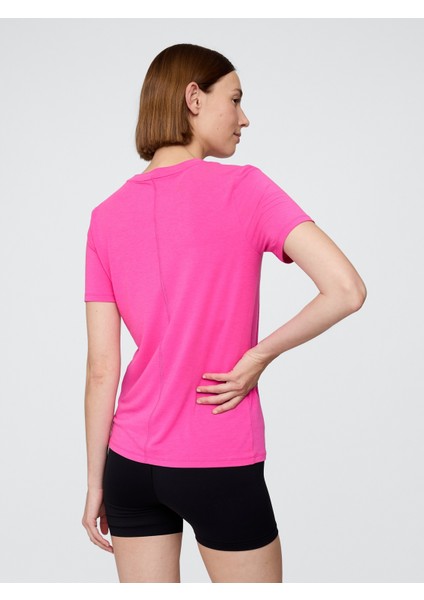 Kadın Pembe Gapfit Breathe T-Shirt modelleri
