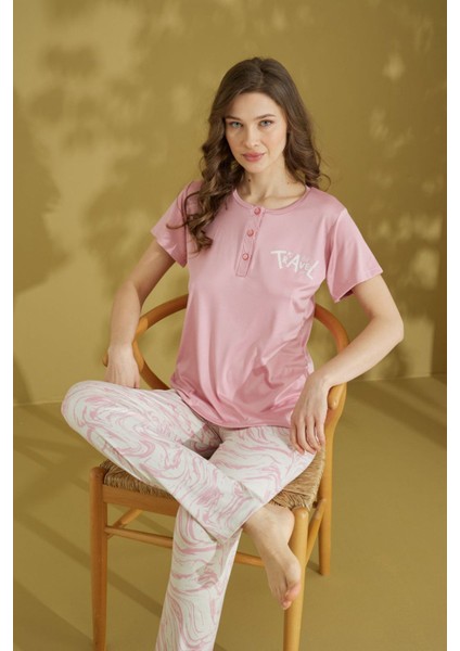 Desenli Yakası Düğmeli Pijama Takımı