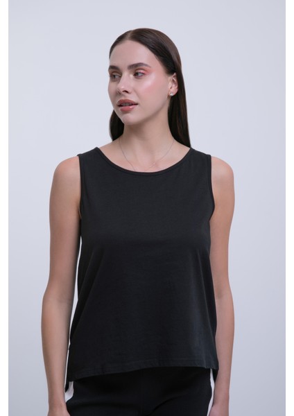 Kadın Siyah Sırt Detaylı T-Shirt- Rahat Kalıp, Şık Tasarım fiyatları