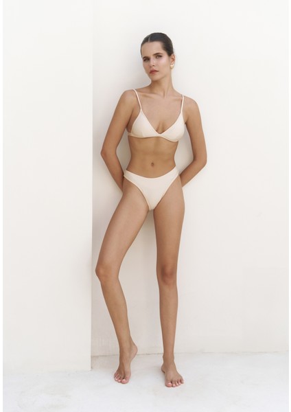 Bintang Düz Kesim Bej Bikini Altı
