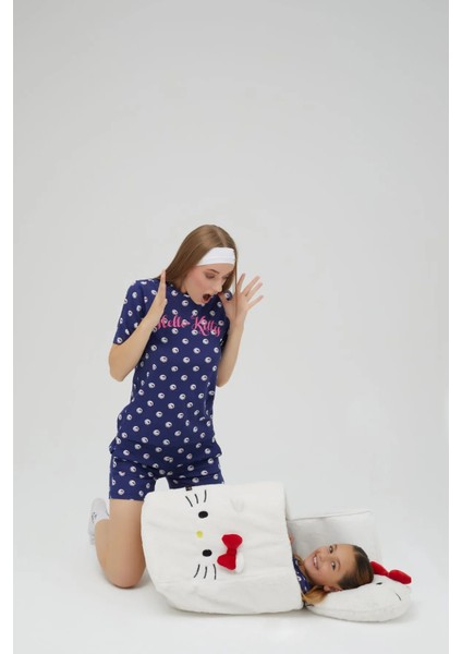 Lisanslı Kısa Kollu Şortlu Lacivert Pijama Takımı fırsatları