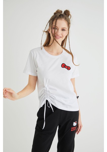 Lisanslı Baskılı Beyaz Tişört Regular Fit modelleri