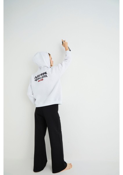 Lisanslı Baskılı Kapüşonlu Kalın Sweatshirt fırsatları