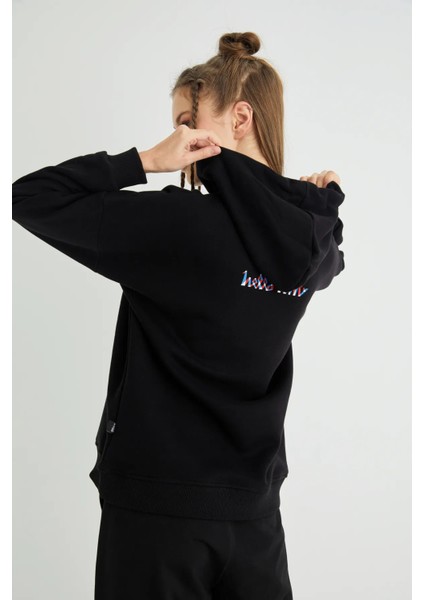 Lisanslı Kapüşonlu Kalın Oversize Siyah Sweatshirt fiyatları