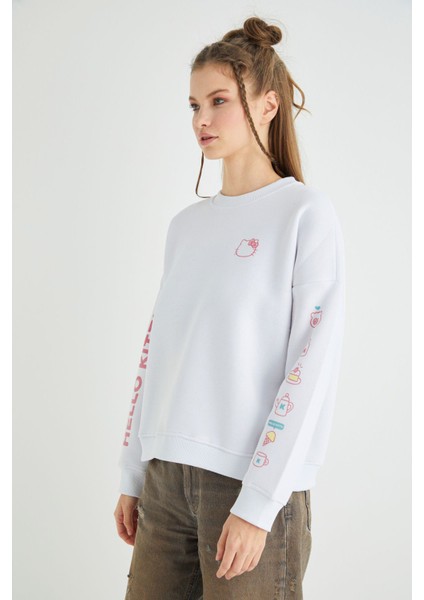 Lisanslı Baskılı Kalın Oversize Beyaz Sweatshirt modelleri