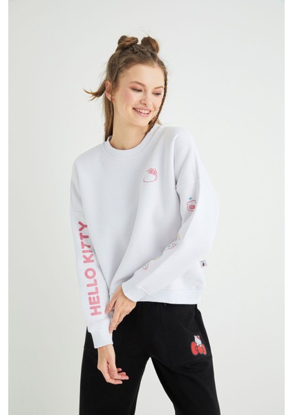 Lisanslı Baskılı Kalın Oversize Beyaz Sweatshirt fırsatları