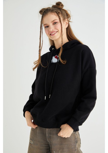 Lisanslı Baskılı Kapüşonlu Kalın Sweatshirt modelleri