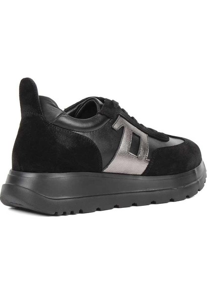 Kadın Siyah Bağcıklı Kalın Tabanlı Süet Deri Sneaker