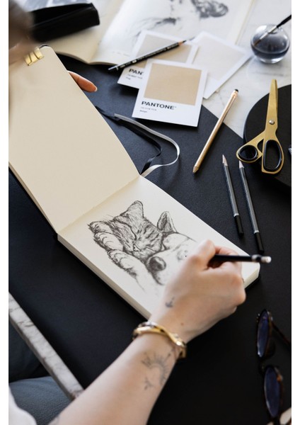 21x15 Sert Kapak 80 Yaprak 140 Gr. Eskiz Defteri - Sketch Book – Siyah