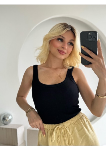 Siyah U Yaka Fitilli Atlet fiyatları