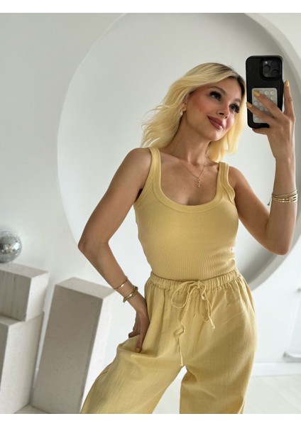 Sarı U Yaka Fitilli Atlet fırsatları