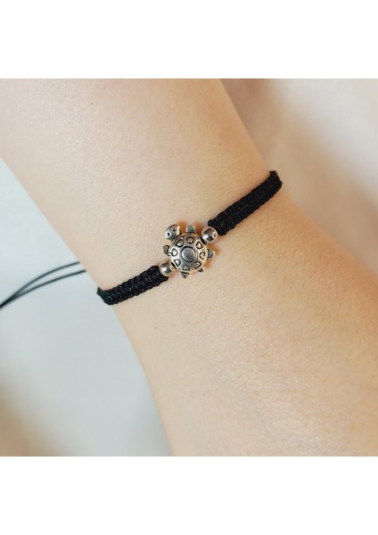 Gümüş Kaplama Kaplumbağa Figürlü Siyah Makrome Örgü El Yapımı Ayarlanabilir Şans Bilekliği, Unisex Bileklik, Kaplumbağa Figürlü Bileklik, Minimalist Bileklik, Makrome Bileklik