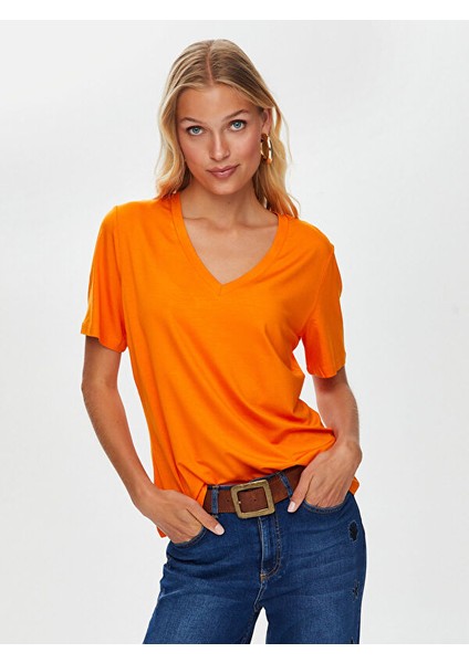 V Yaka Kısa Kol T-Shirt S25TSH001
