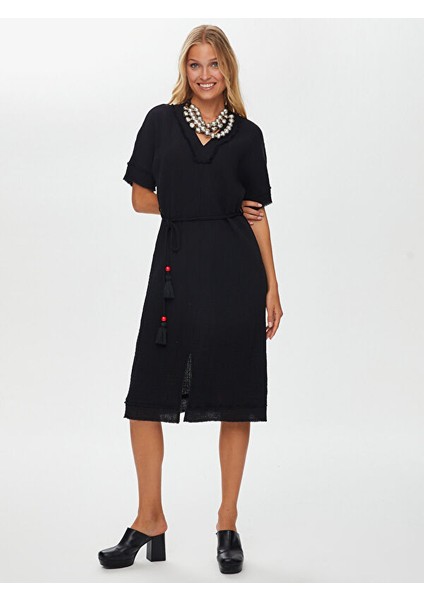 Resort V Yaka Önü Yırtmaçlı Müslin Elbise S25ELB052