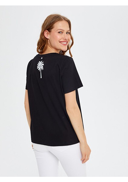 Resort Önü Palmiye Baskılı Yuvarlak Yaka T-Shirt S25TSH115 fırsatları