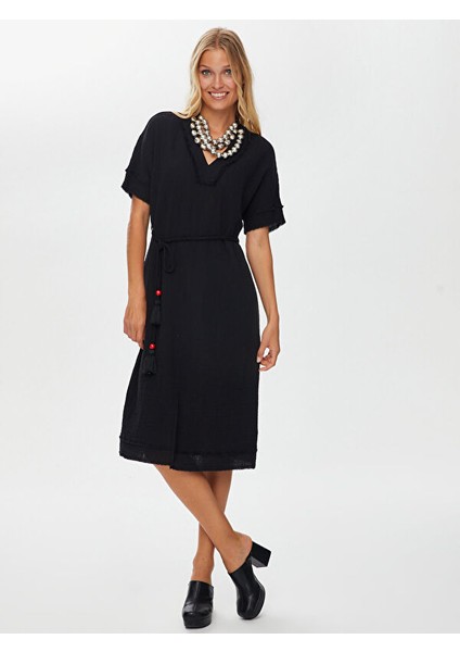 Resort V Yaka Önü Yırtmaçlı Müslin Elbise S25ELB052 fiyatları