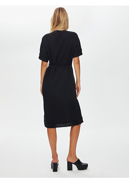 Resort V Yaka Önü Yırtmaçlı Müslin Elbise S25ELB052 indirimleri