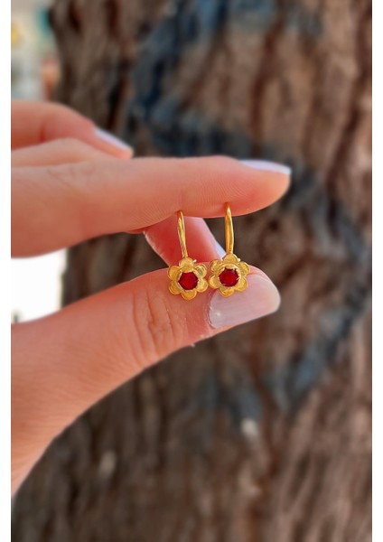 Gümüş Kırmızı Taşlı Çiçek Model Çocuk Küpe fiyatları