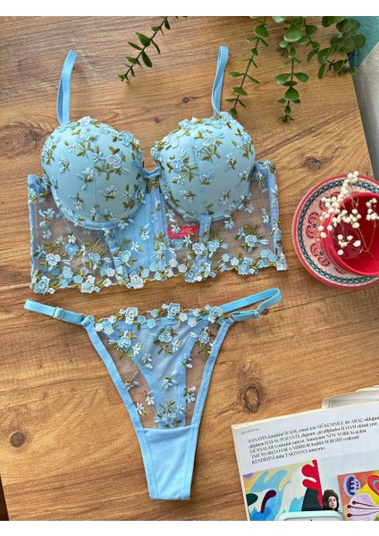 Tasarım Mavi Dantel Işlemeli Çiçek Desenli Destekli Bralet Takımı