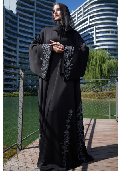 Siyah Lüx Abaya Kristallerle El Yapımı Abaya