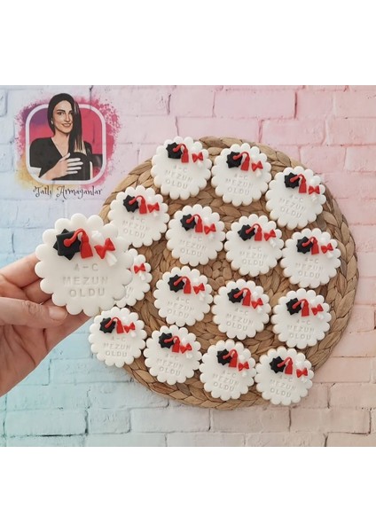 Mezuniyet Törenlerine Özel Kep ve Diploma Figürlü Butik Kurabiye - 20 Adet