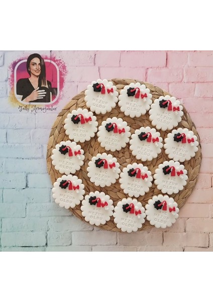 Mezuniyet Törenlerine Özel Kep ve Diploma Figürlü Butik Kurabiye - 20 Adet fiyatları