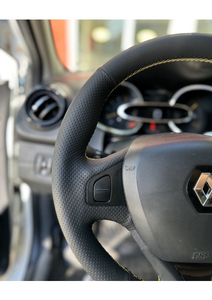 Clio 4 Faz 1 2014-2017 Araca Özel Direksiyon Kılıfı (Makyajlı Kasalara Uyumlu Değildir) fırsatları