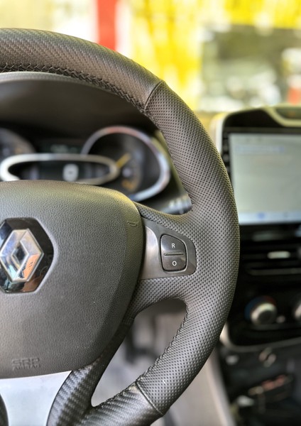 Clio 4 Faz 1 2014-2017 Araca Özel Direksiyon Kılıfı (Makyajlı Kasalara Uyumlu Değildir) fırsatları