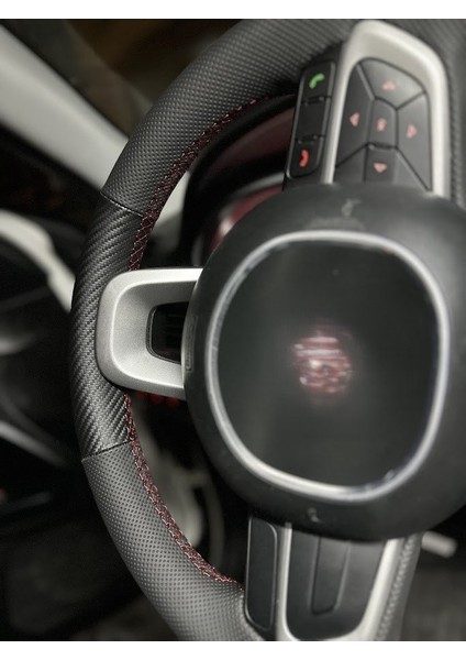 Fiat Egea Uyumlu Araca Özel Direksiyon Kılıfı (Nokta Karbon Kırmızı Dikiş) fırsatları