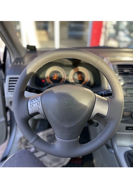Toyota Corolla 2008-2009 Araca Uyumlu Direksiyon Kılıfı (Orta Göbekle Aynı Renk)