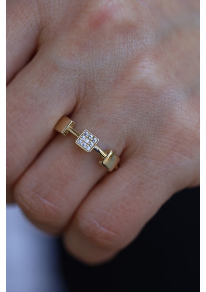 14 Ayar Altın Kare Figürlü Taş Detaylı Yüzük