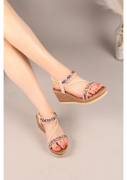 Fanel Örgü Biyeli Dolgu Topuklu Ayakkabı Bej