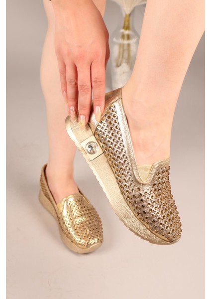 Joyra Lazerli Taşlı Bağcıksız Sneakers Gold