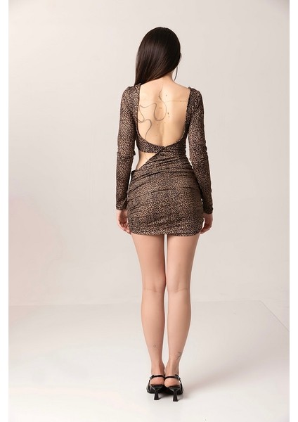 Leopar Desenli Göğüs ve Sırt Dekolteli Mini Elbise fırsatları