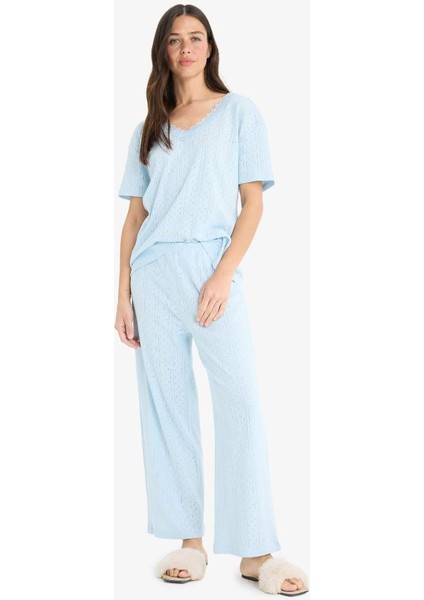 Yeni Sezon Regular Fit Pijama Takımı Kısa Kollu V Yaka Pijama Üstü Esnek Belli Uzun Pijama Altı-Fall In Love fiyatları