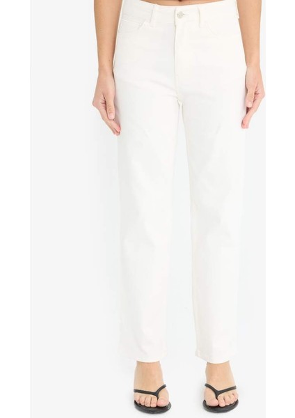 Yeni Sezon Comfort Straight Normal Bel Bilek Boy Beyaz Jean Pantolon