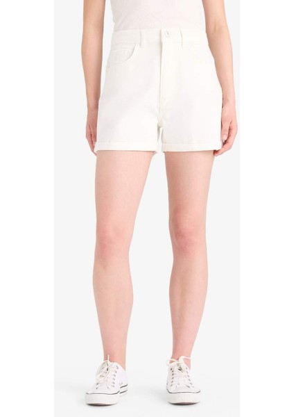 Yeni Sezon Mom Fit Yüksek Bel Katlamalı Paça Jean Şort