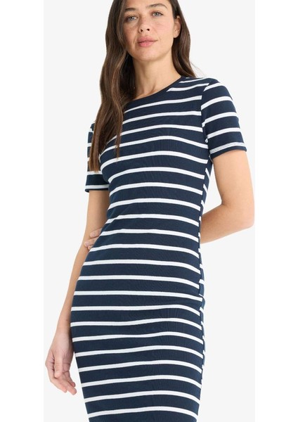 Yeni Sezon Bodycon Vücudu Saran Bisiklet Yaka Çizgili Fitilli Kaşkorse Kısa Kollu Midi Elbise